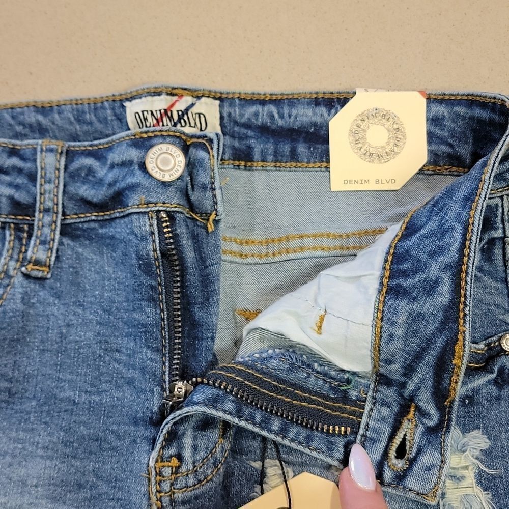 Distressed Denim Shorts with Lace Hem - Picture 11 of 13